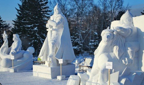 Masters of ice sculptures will recreate the characters of Russian fairy tales at the festival of snow figures in Kurgan